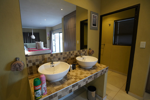 Double basins in en-suite bathroom at Hobas Lodge Fish River Canyon